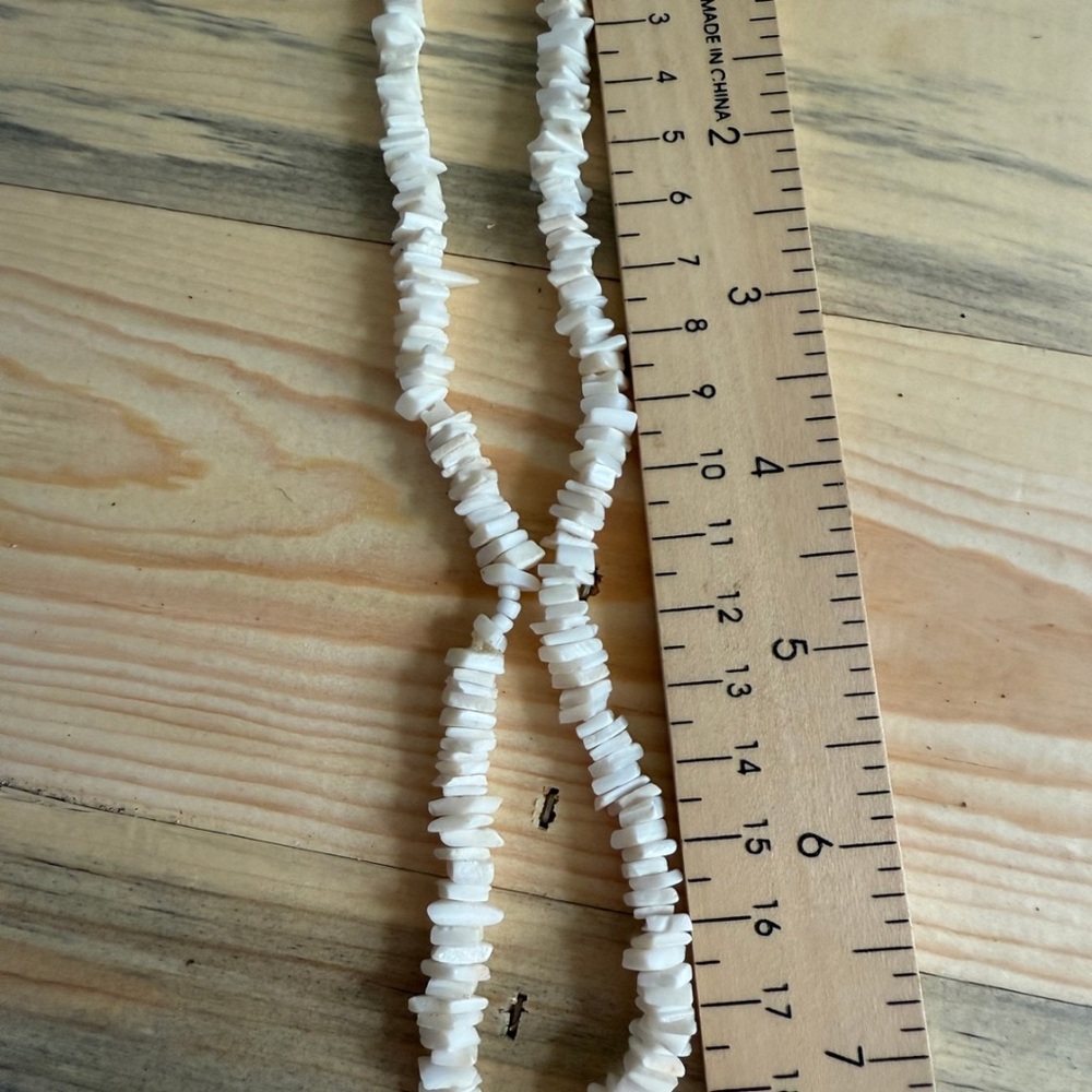 Y2K Shell Beaded Necklace | White Surfer Boho Choker No Clasp 90s Style - Picture 4 of 4